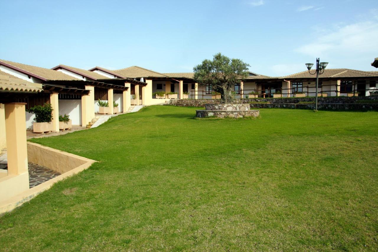 Hotel Tupei Calasetta Exteriör bild
